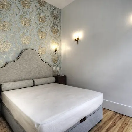 Arsenal Apartment